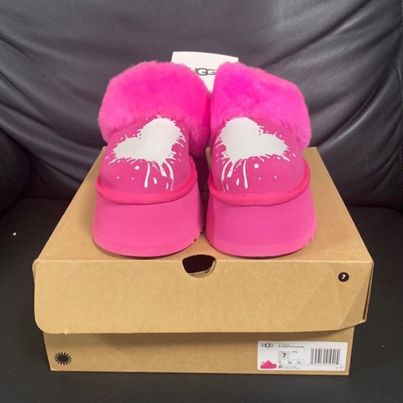 UGGs Hot pink ๐ Fankette Valentine ๐ - Picture 6 of 6